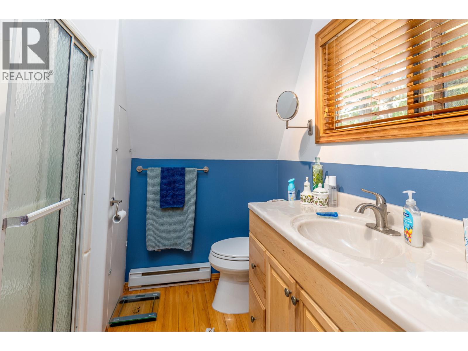 4685 LAKESIDE Drive, Terrace