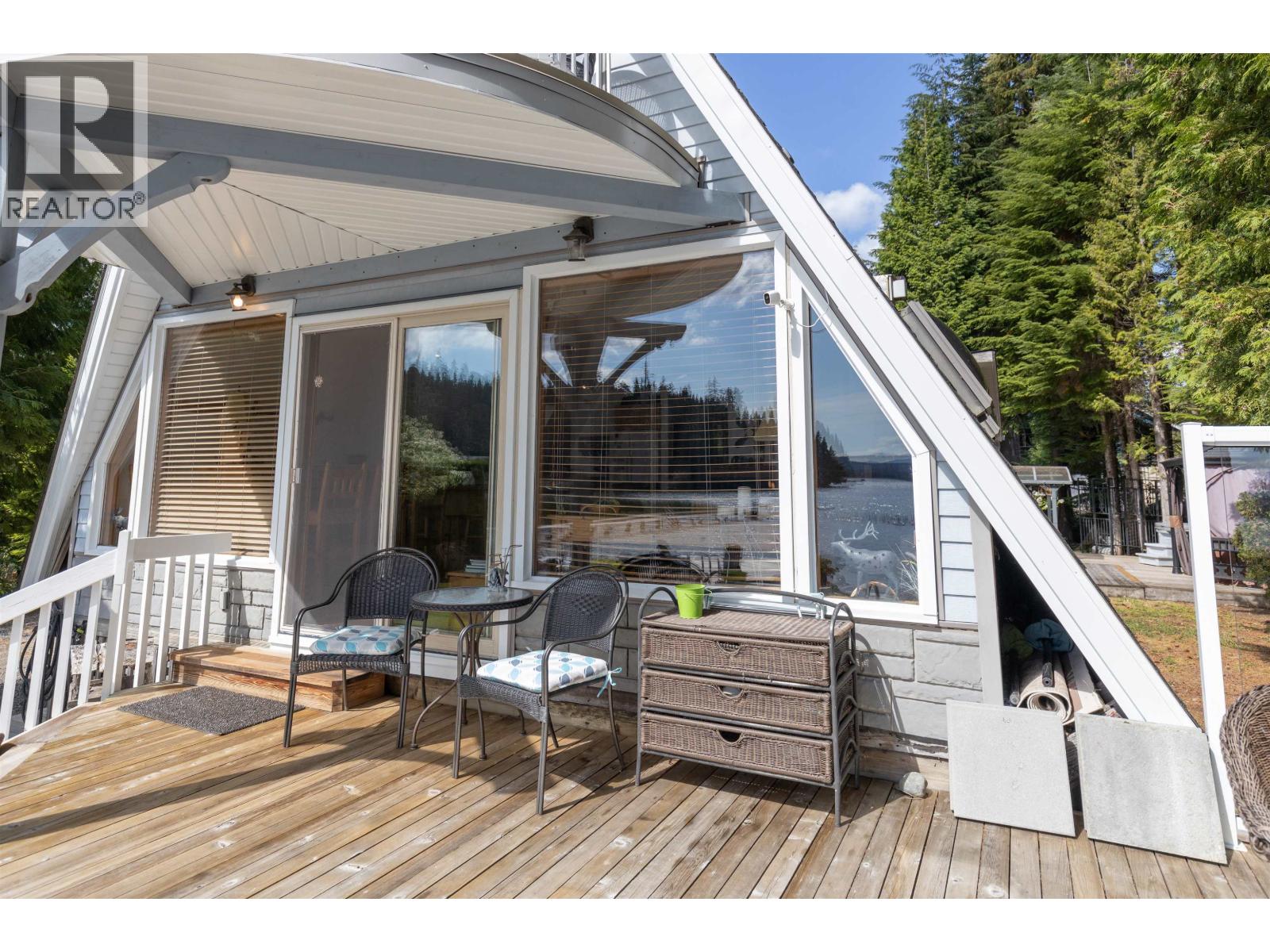 4685 LAKESIDE Drive, Terrace