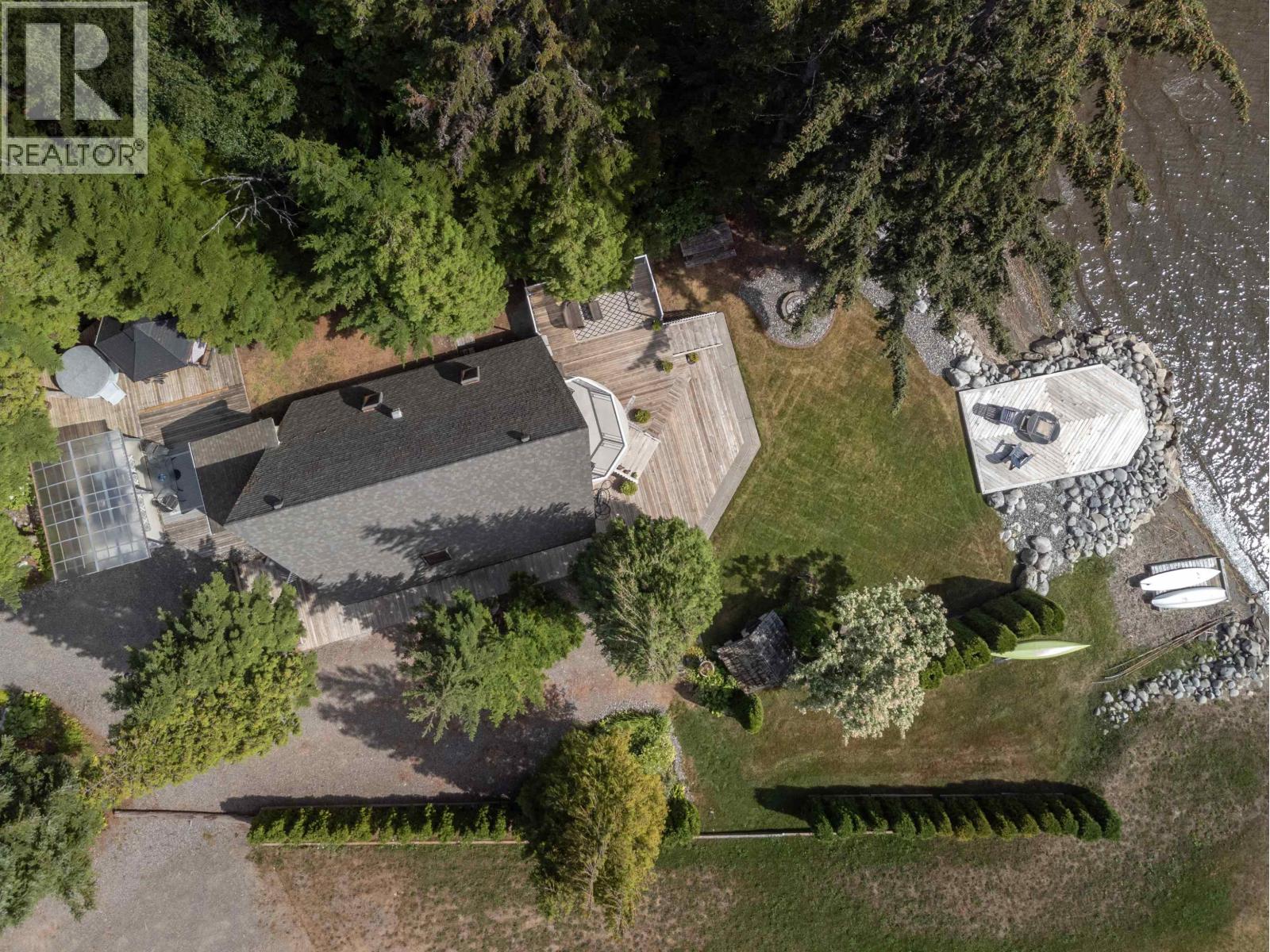 4685 LAKESIDE Drive, Terrace