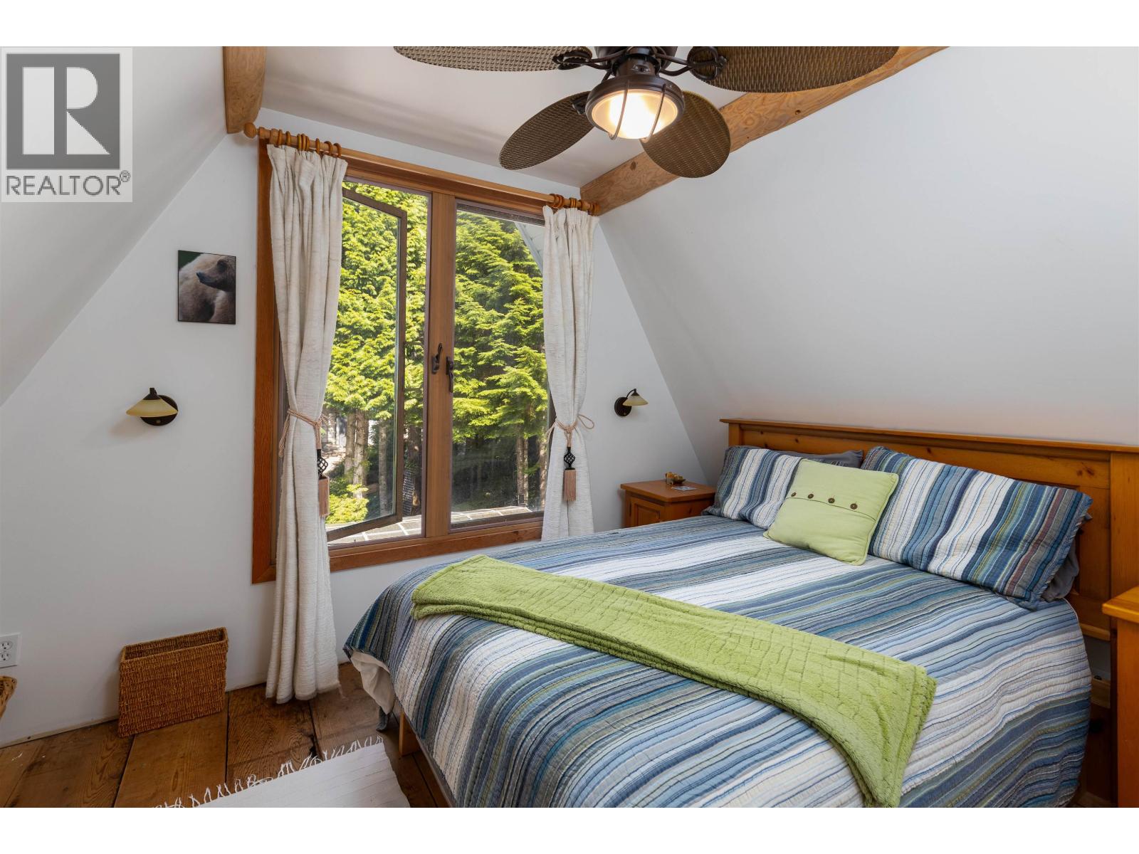 4685 LAKESIDE Drive, Terrace