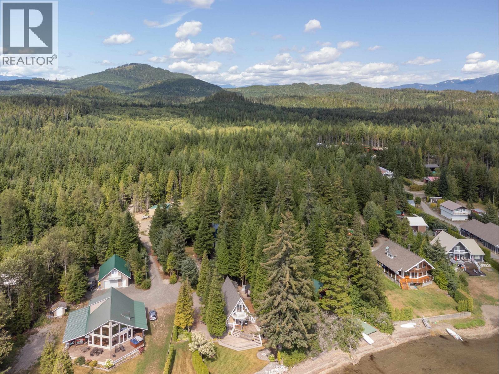 4685 LAKESIDE Drive, Terrace