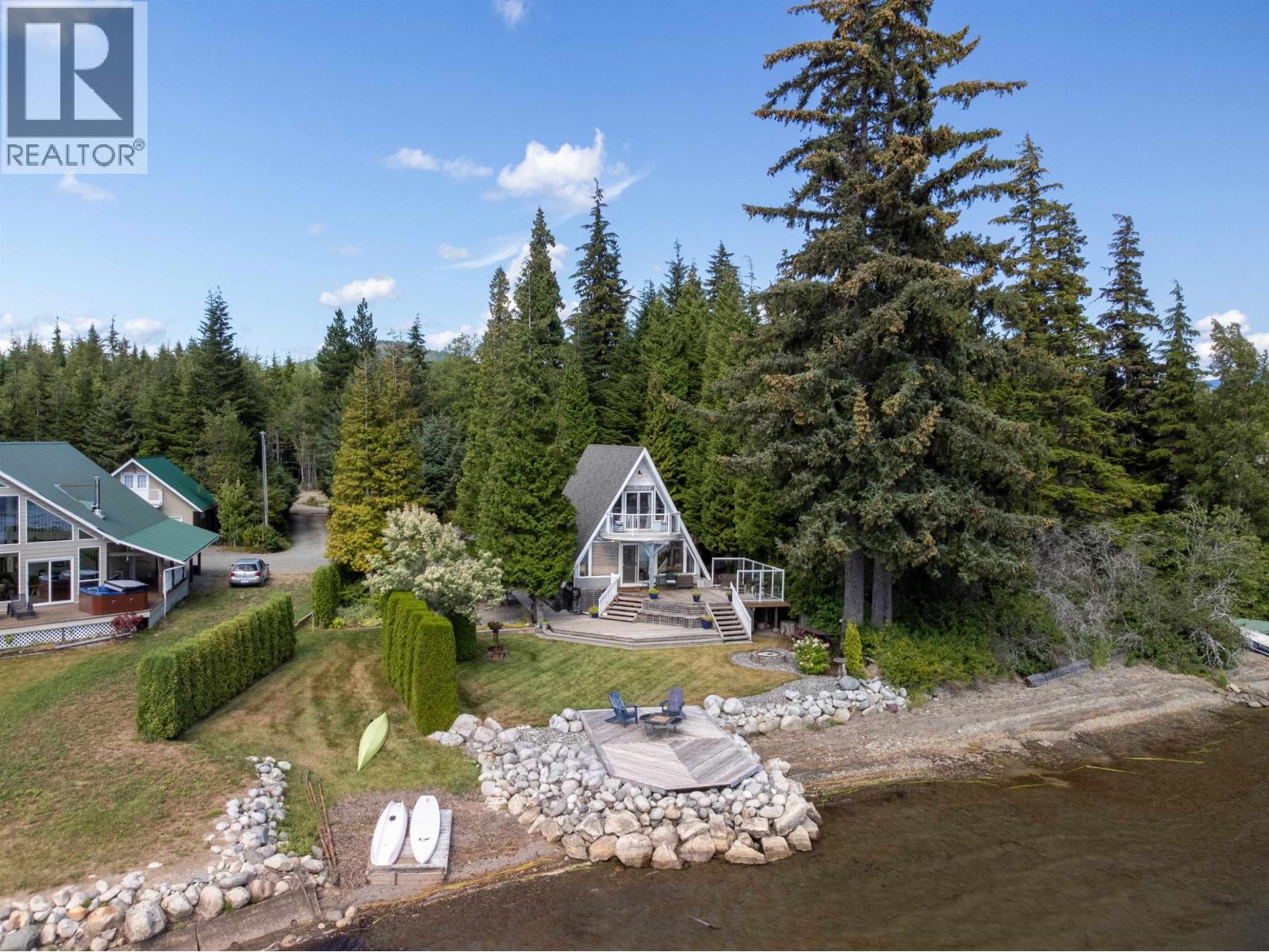 4685 LAKESIDE Drive, Terrace