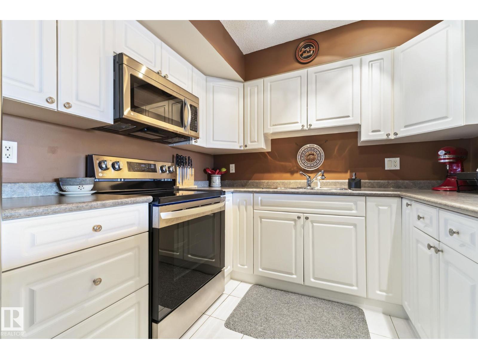 #506 10909 103 AV NW, Edmonton