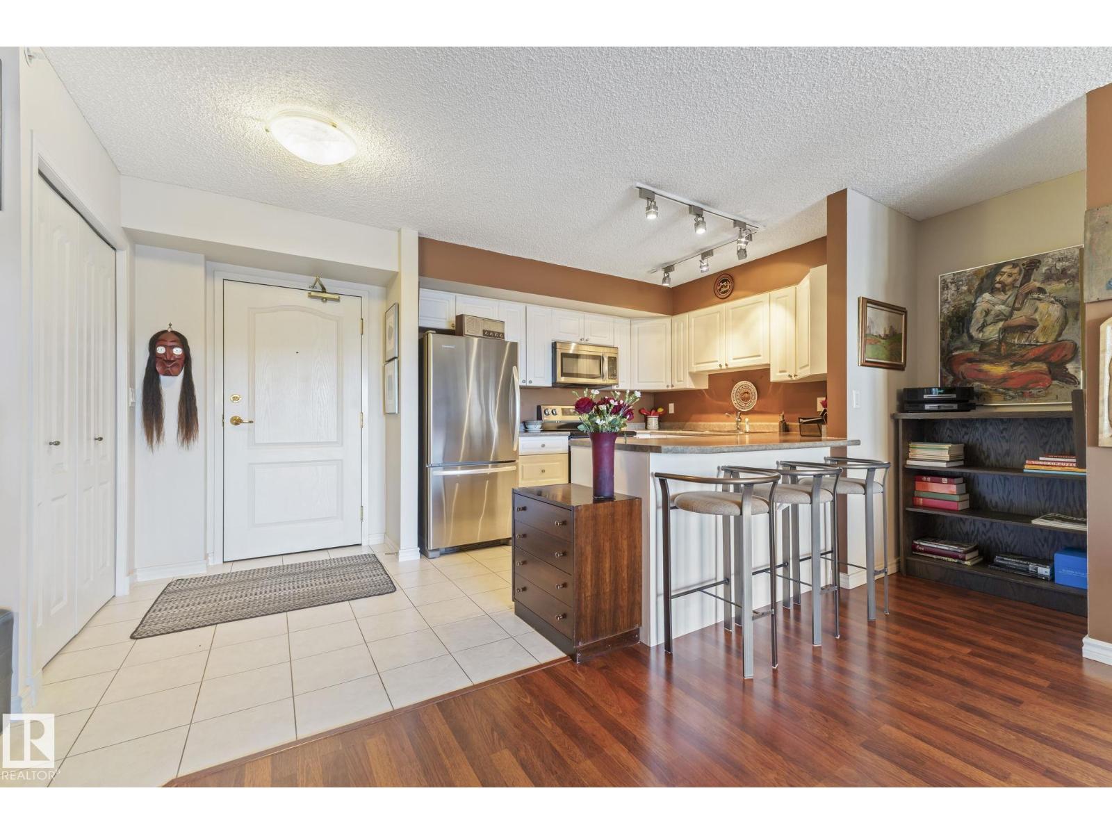 #506 10909 103 AV NW, Edmonton