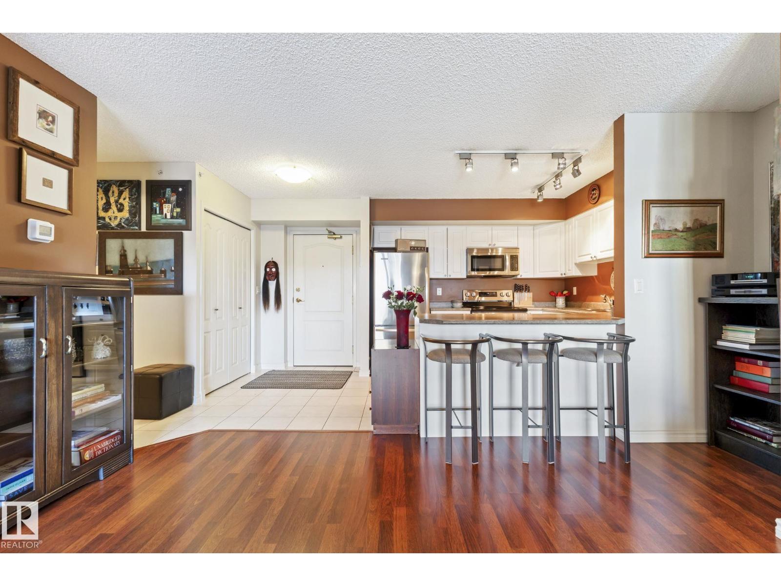 #506 10909 103 AV NW, Edmonton