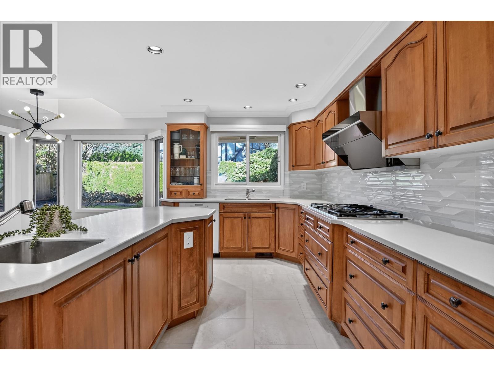 5551 FLOYD AVENUE, Richmond