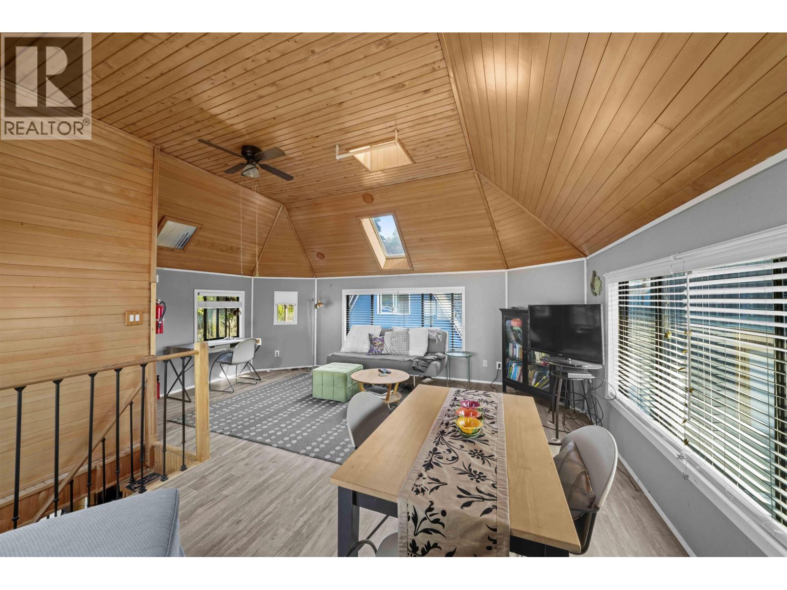 10 23000 DYKE ROAD, Richmond