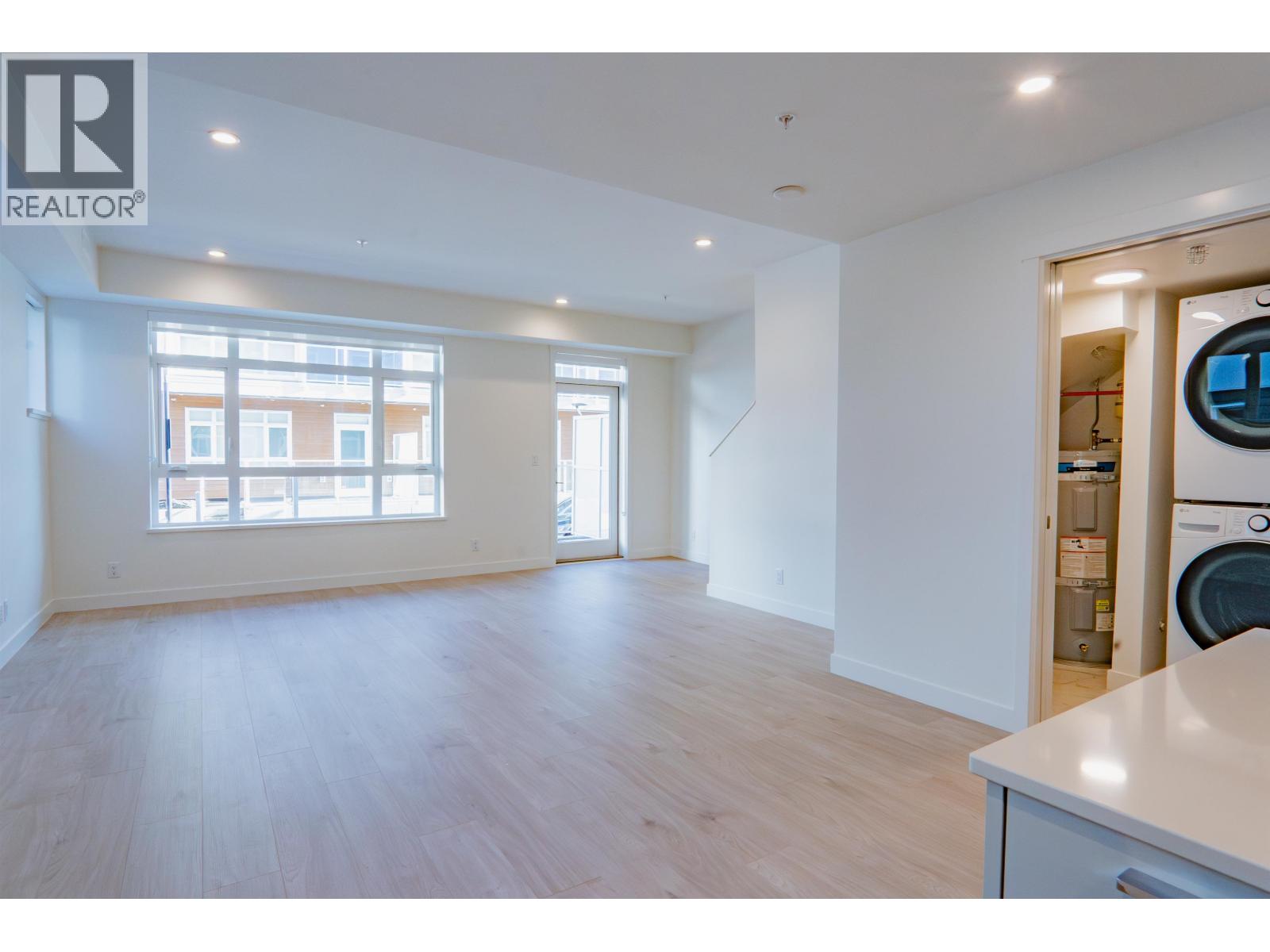 30 10333 RIVER DRIVE, Richmond