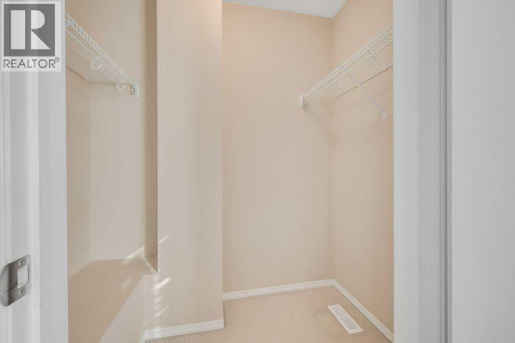 Single Family House for Sale in  Tuscany Drive NW Tuscany Calgary 