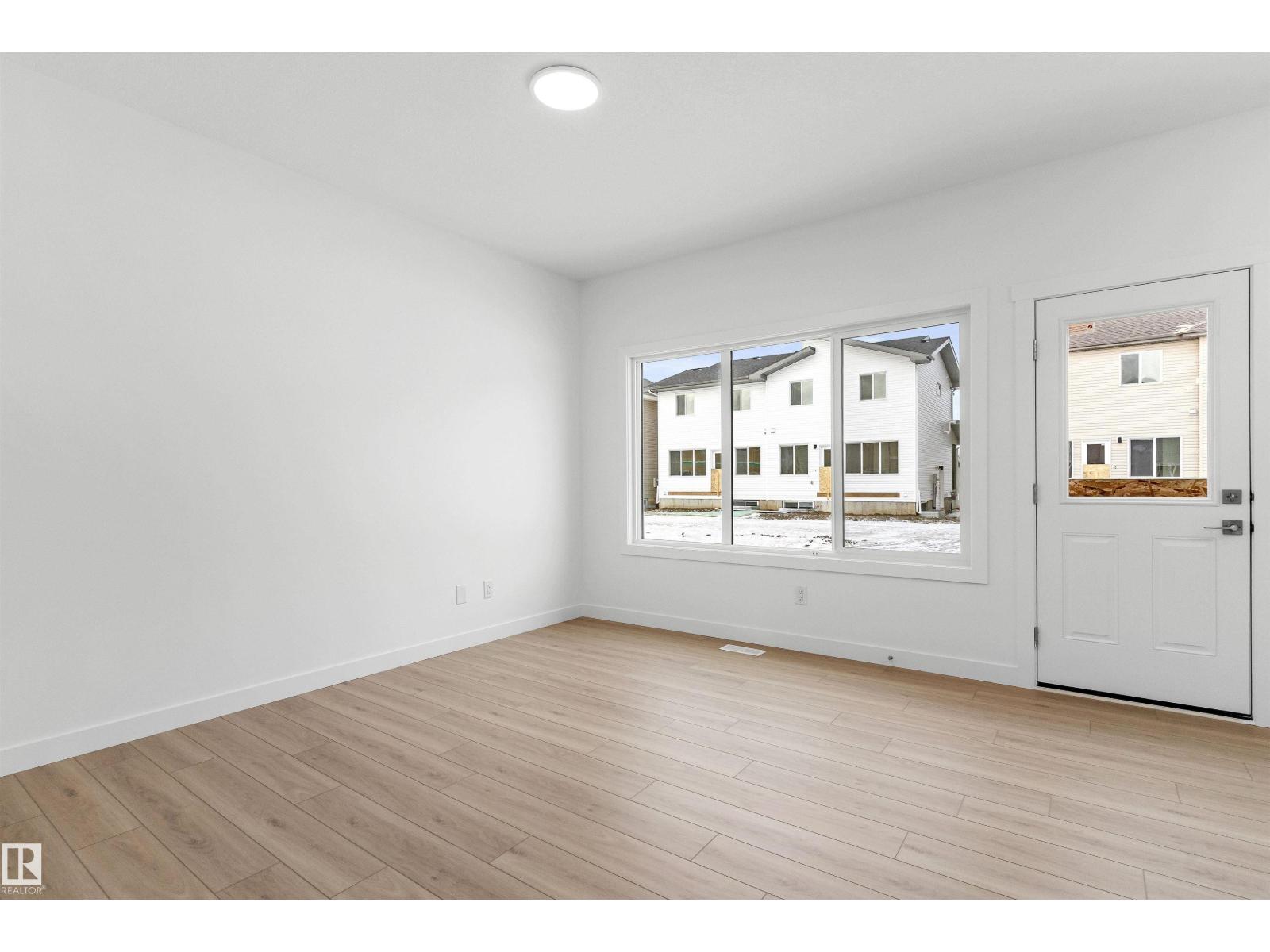 922 18 AV NW, Edmonton