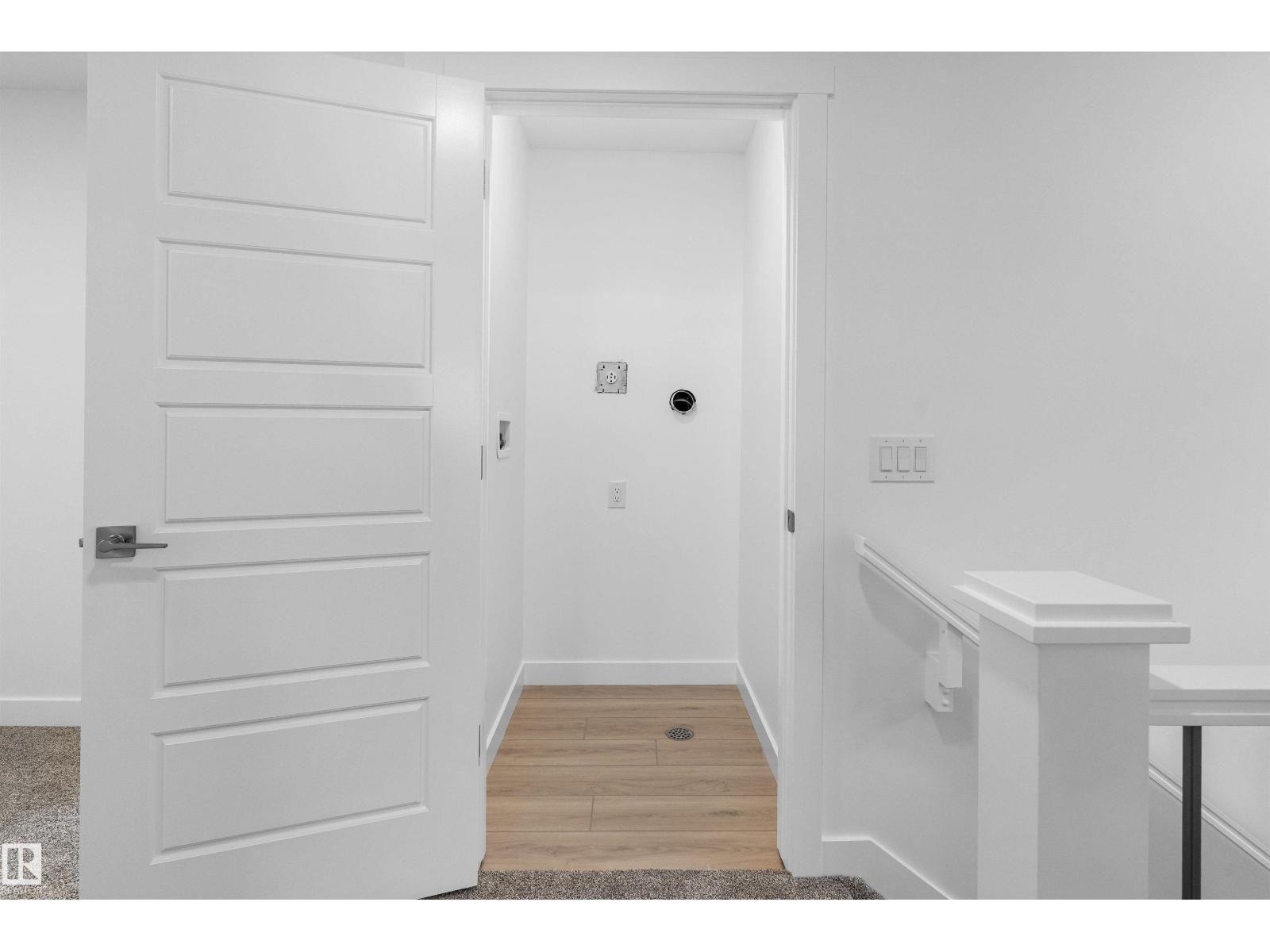 922 18 AV NW, Edmonton