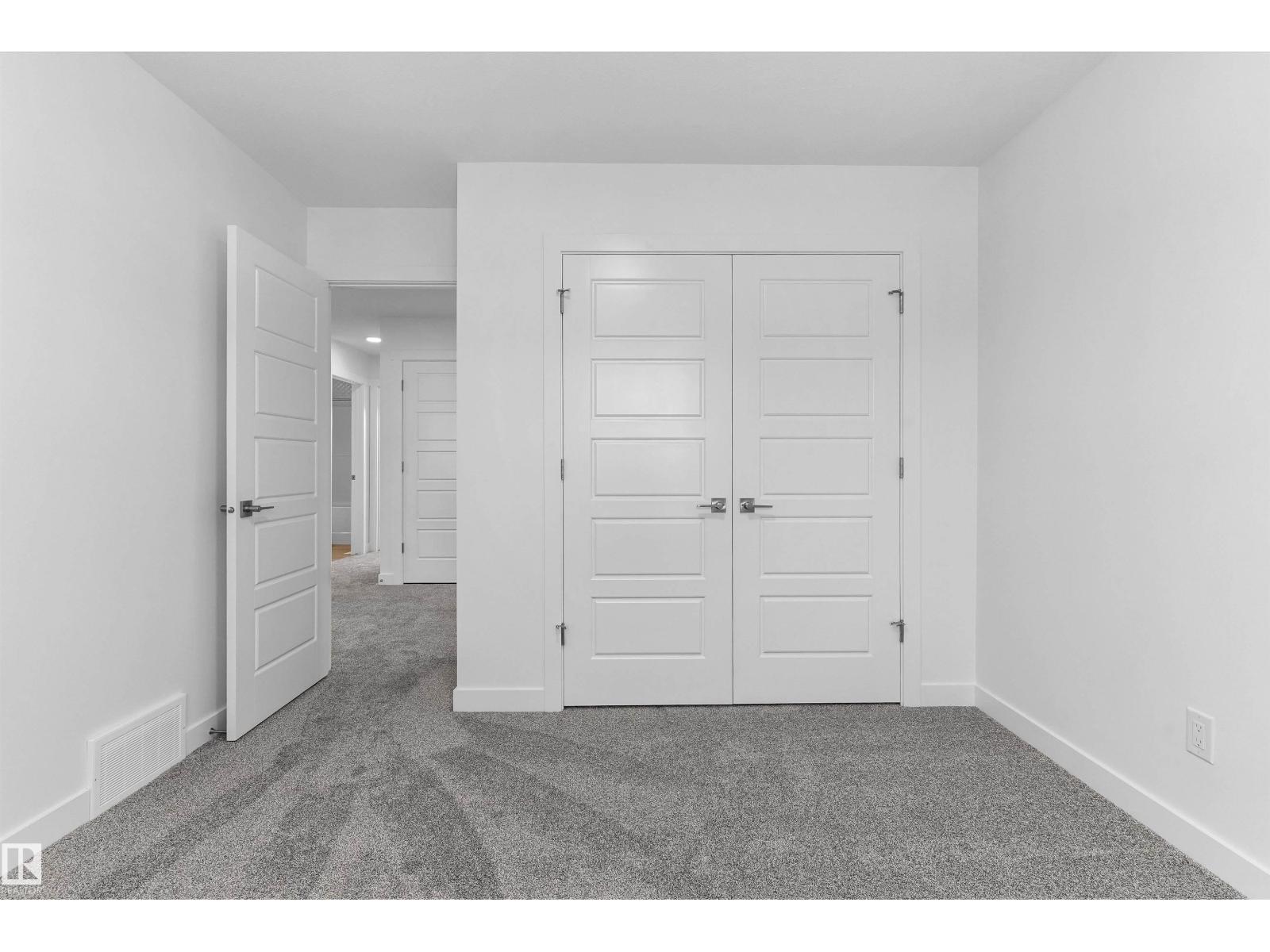 922 18 AV NW, Edmonton