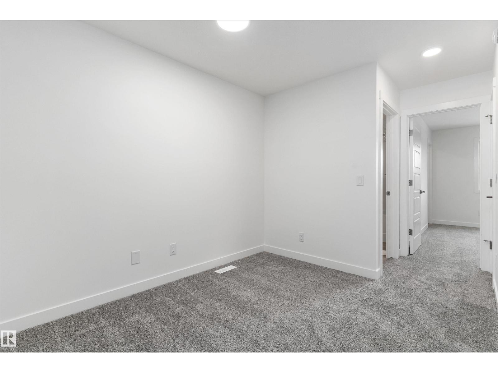 922 18 AV NW, Edmonton