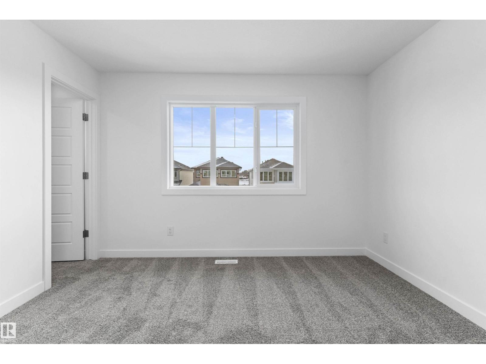 922 18 AV NW, Edmonton