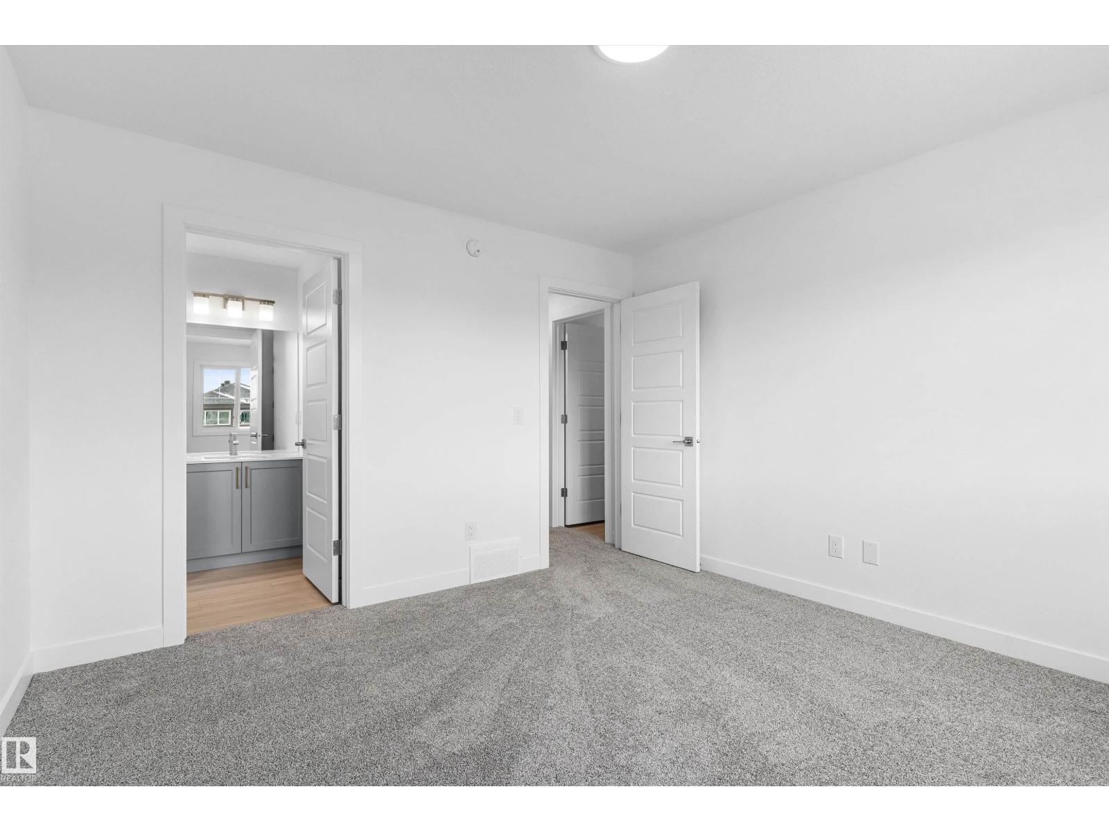 922 18 AV NW, Edmonton