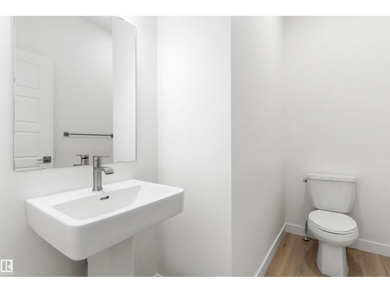 922 18 AV NW, Edmonton