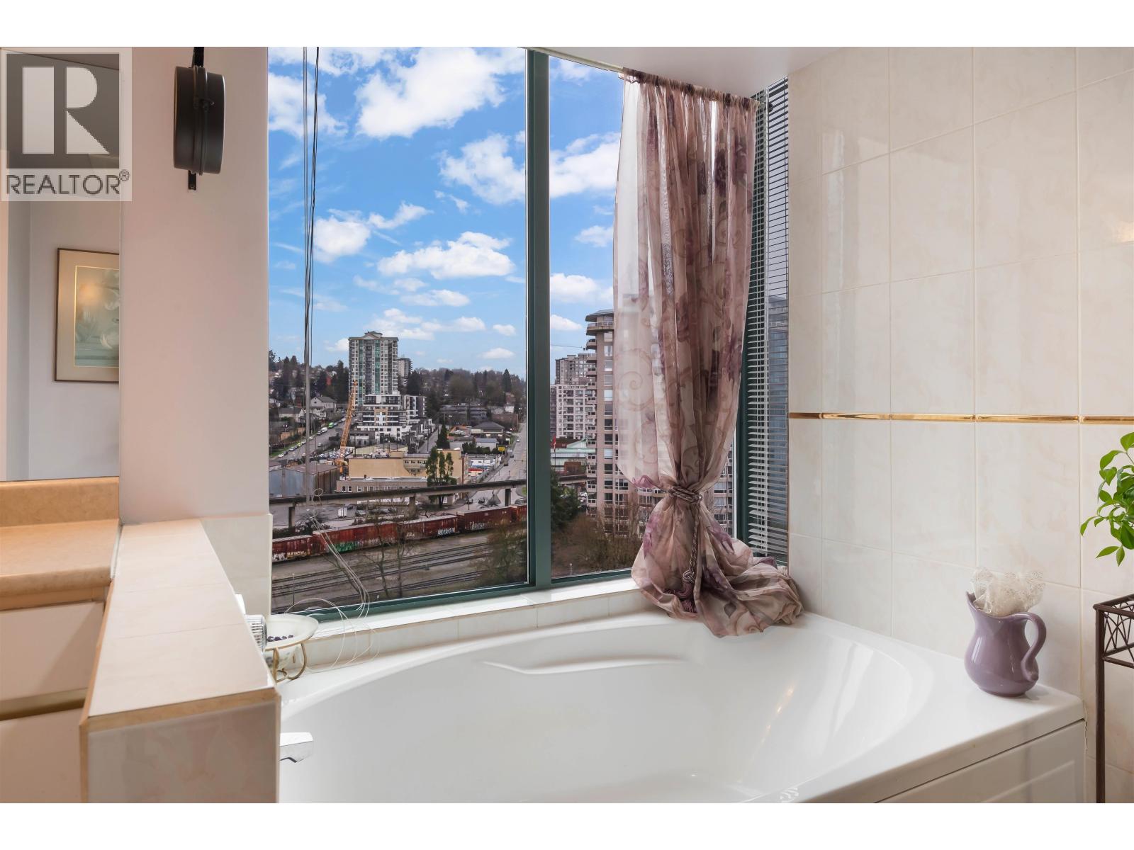 1101 8 LAGUNA COURT, New Westminster