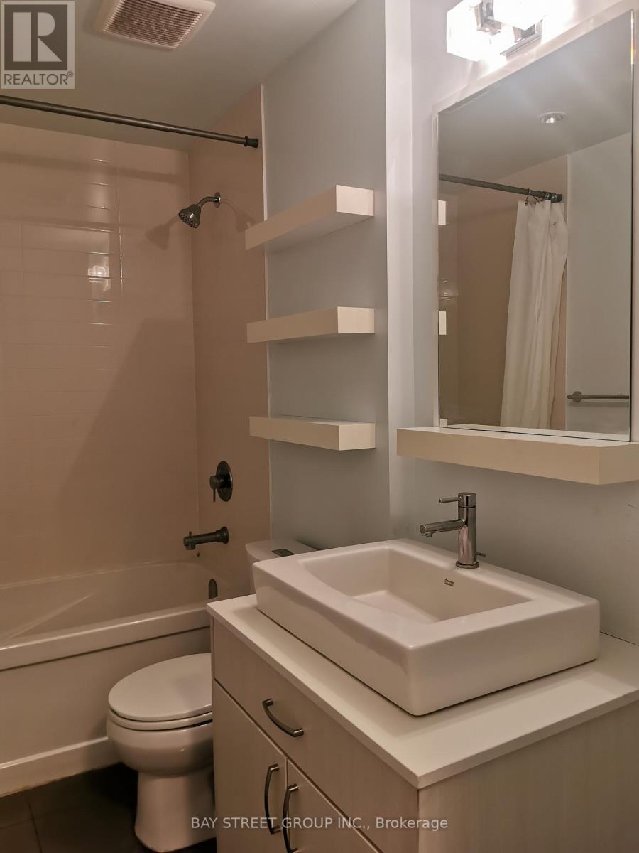 #419 9205 YONGE STREET - 16