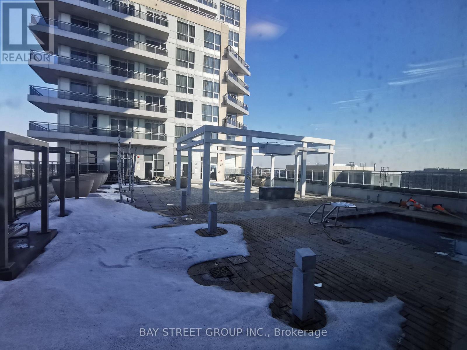 #419 9205 YONGE STREET - 22
