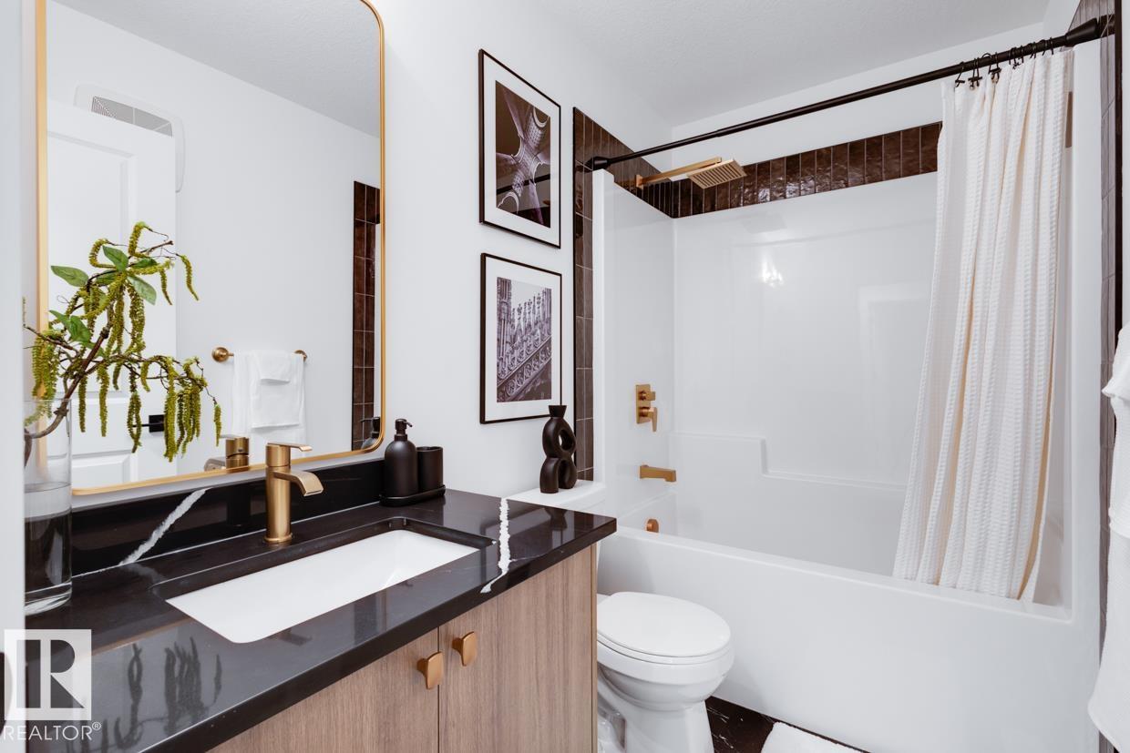 8239 KIRIAK LO SW, Edmonton