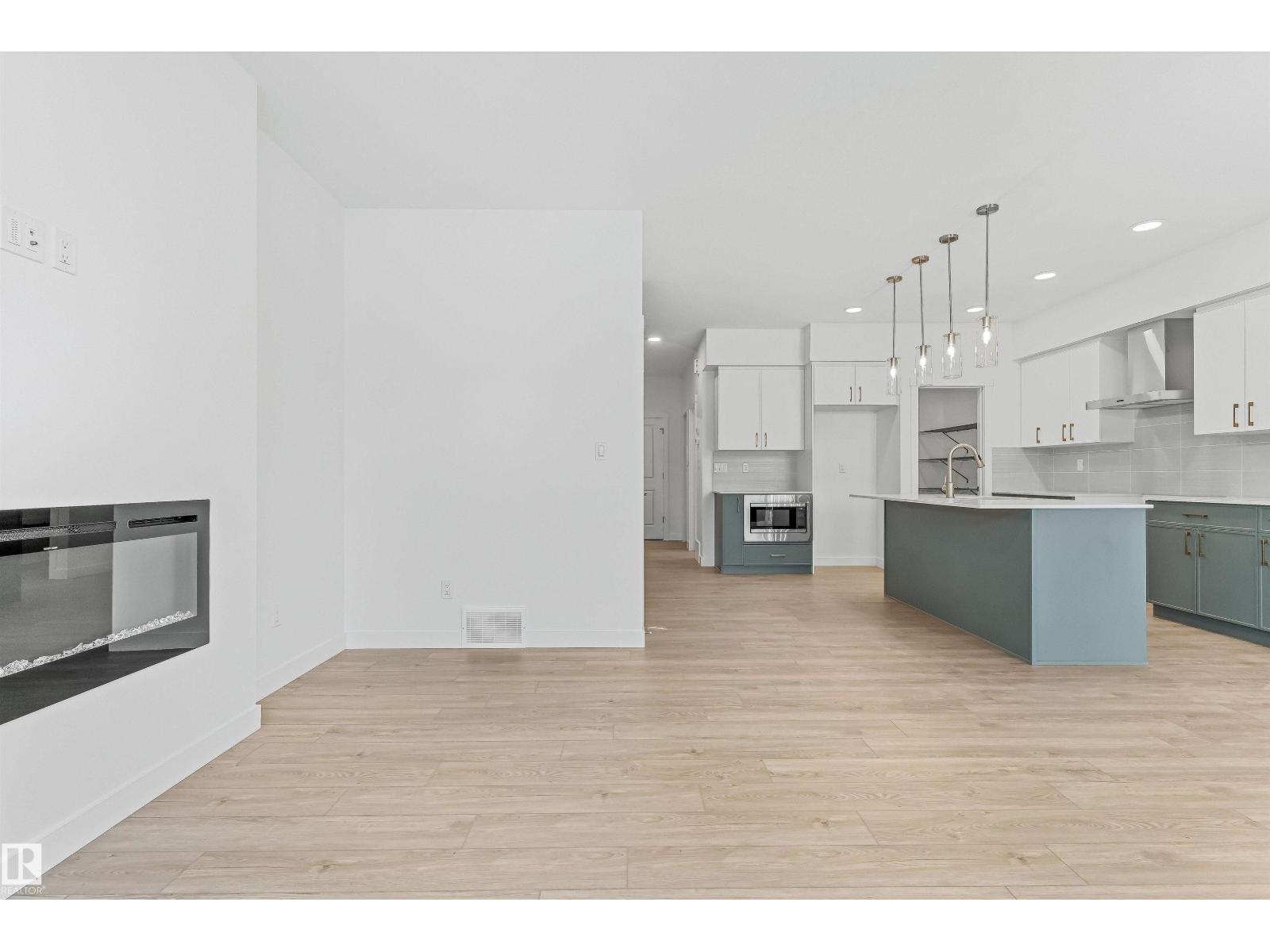 2812 190 ST NW, Edmonton