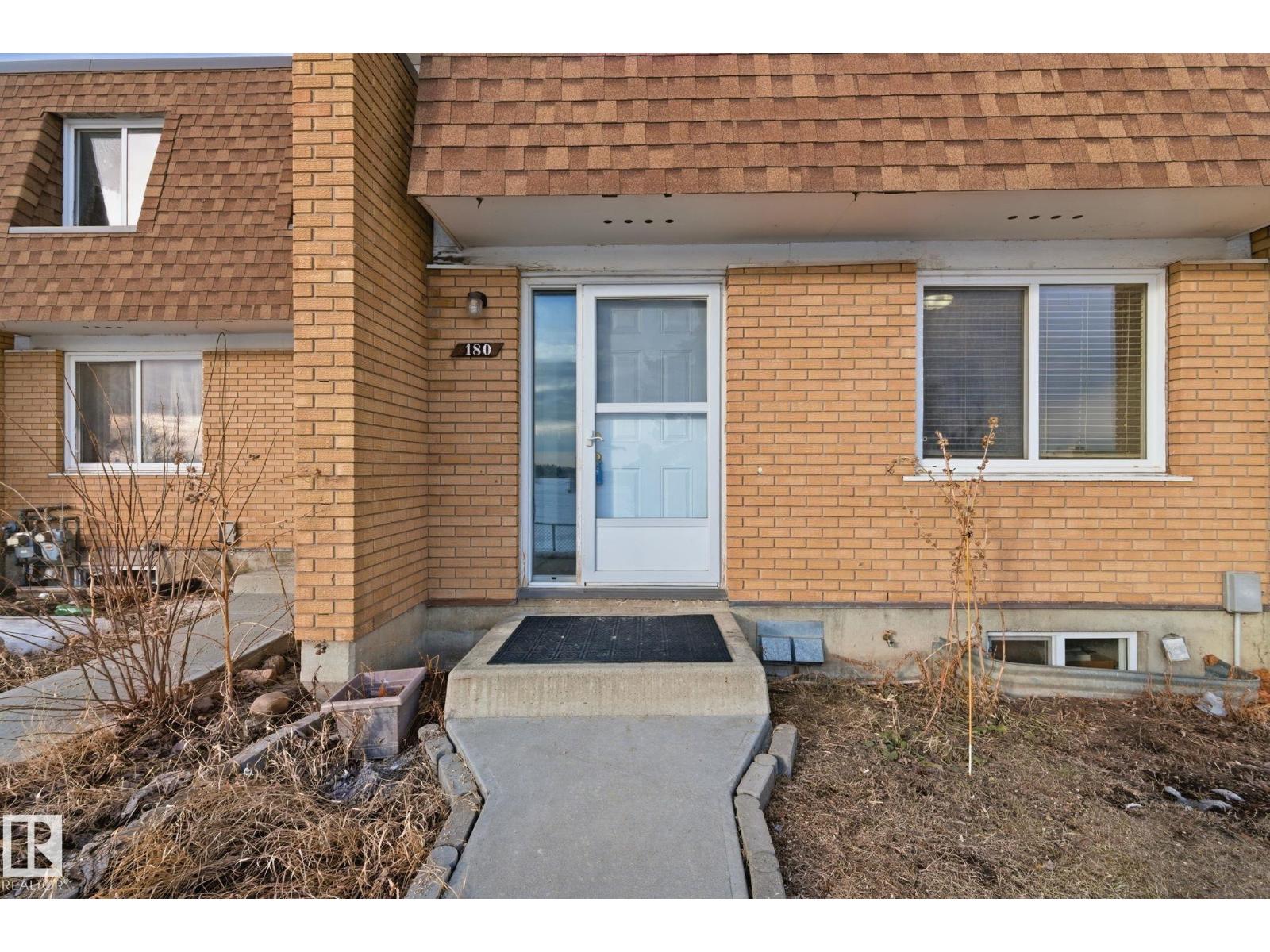 
          180 LONDONDERRY Square NW
            <br/>
            <span>Edmonton</span>
            , 
            <span>AB</span>
             <span>T5C3C4</span>
         - Photo 50