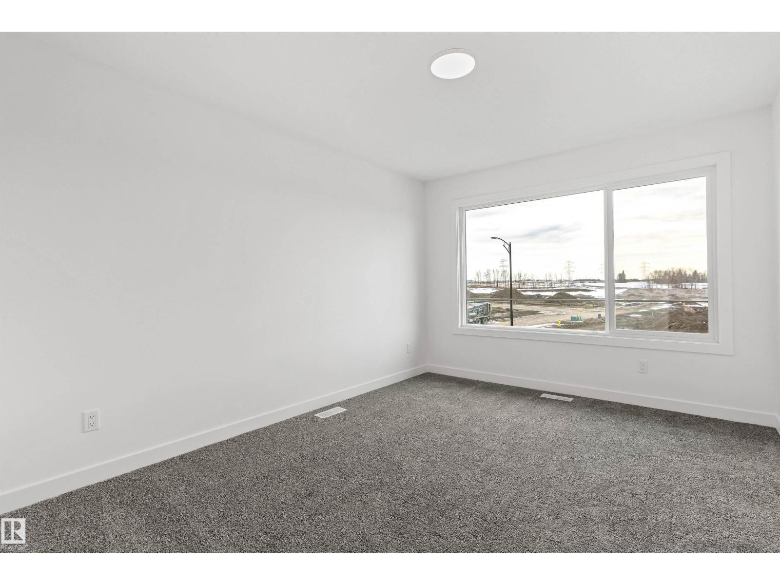 1012 14 AV NW, Edmonton