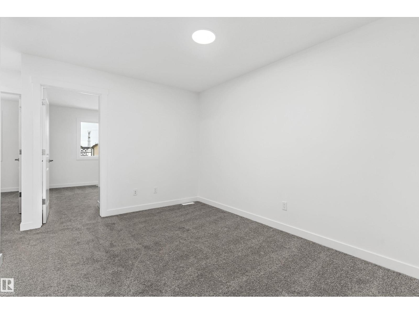 1012 14 AV NW, Edmonton