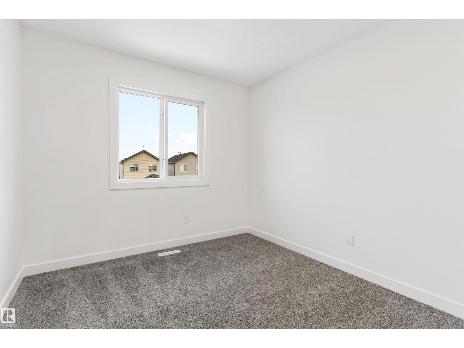 1012 14 AV NW, Edmonton