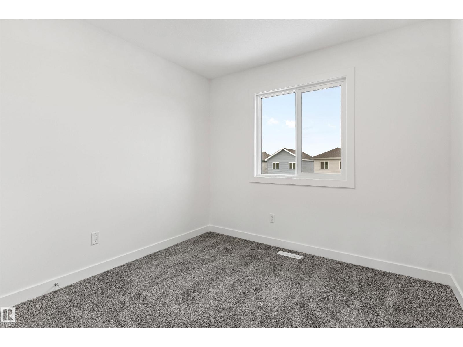 1012 14 AV NW, Edmonton