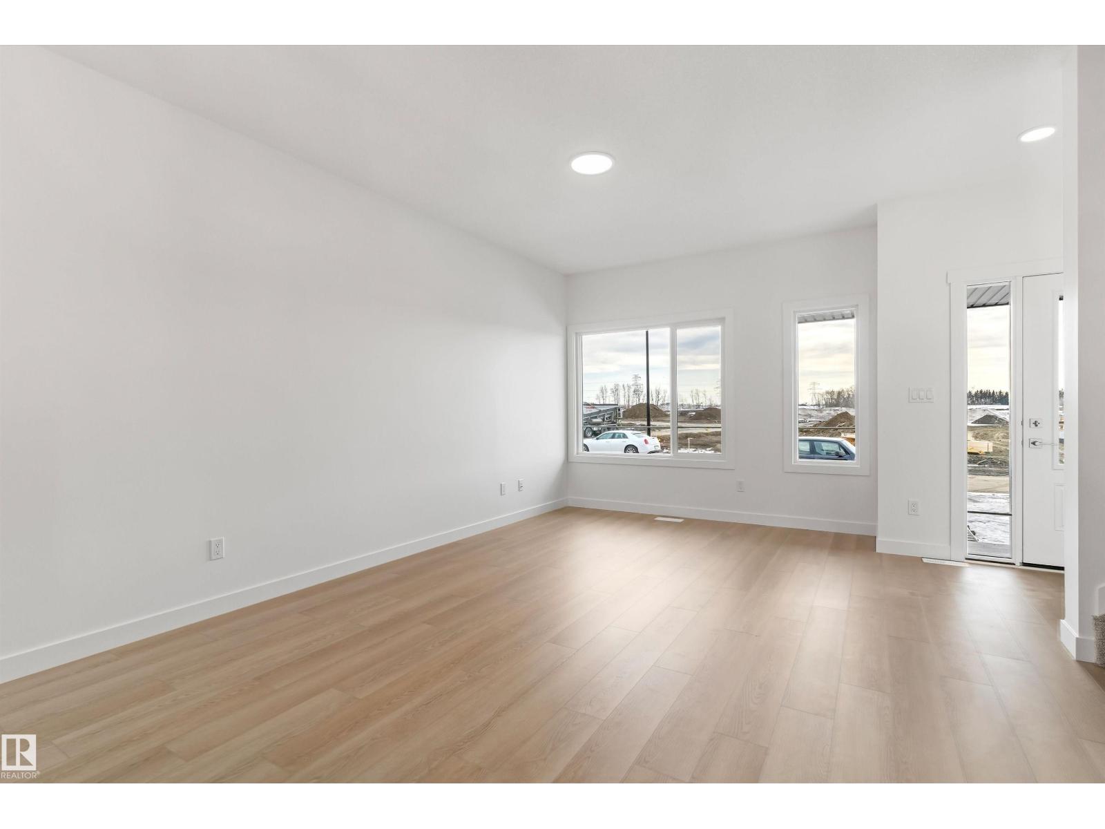 1012 14 AV NW, Edmonton