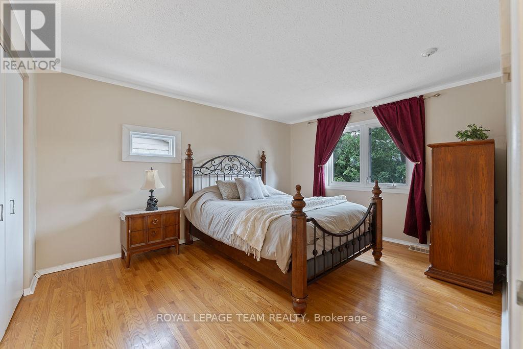 123 ABBEYHILL DRIVE, Ottawa, Ontario