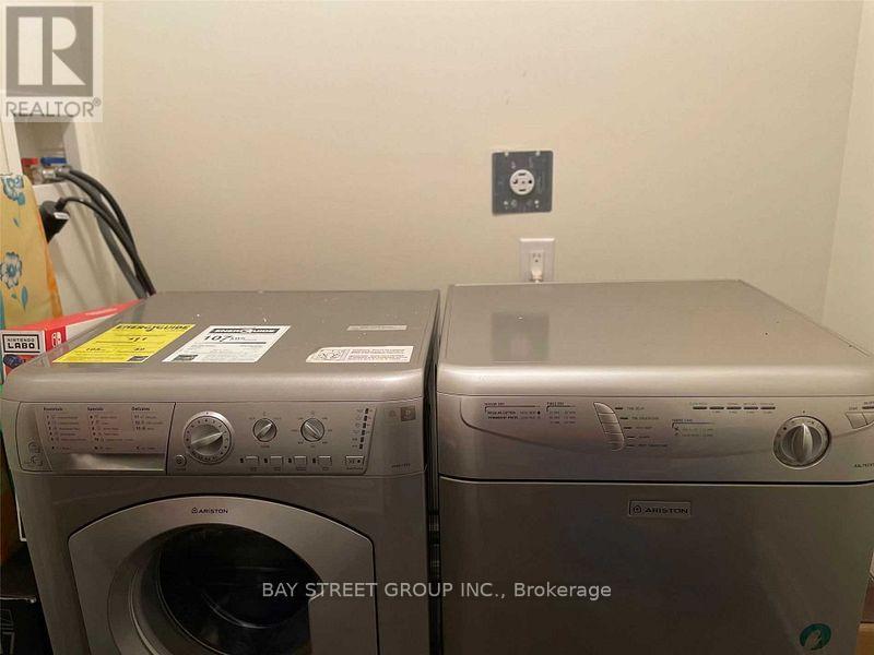 51 HARGRAVE LANE - Photo 2 of 10, Toronto (Bridle Path-Sunnybrook-York Mills), Ontario