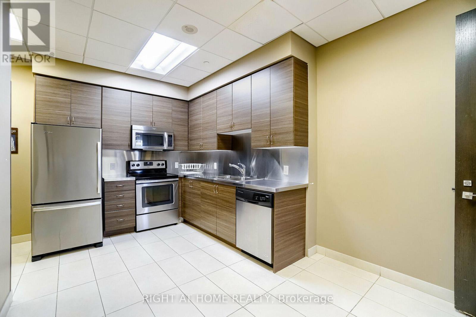 #2101 6 EVA ROAD - 19