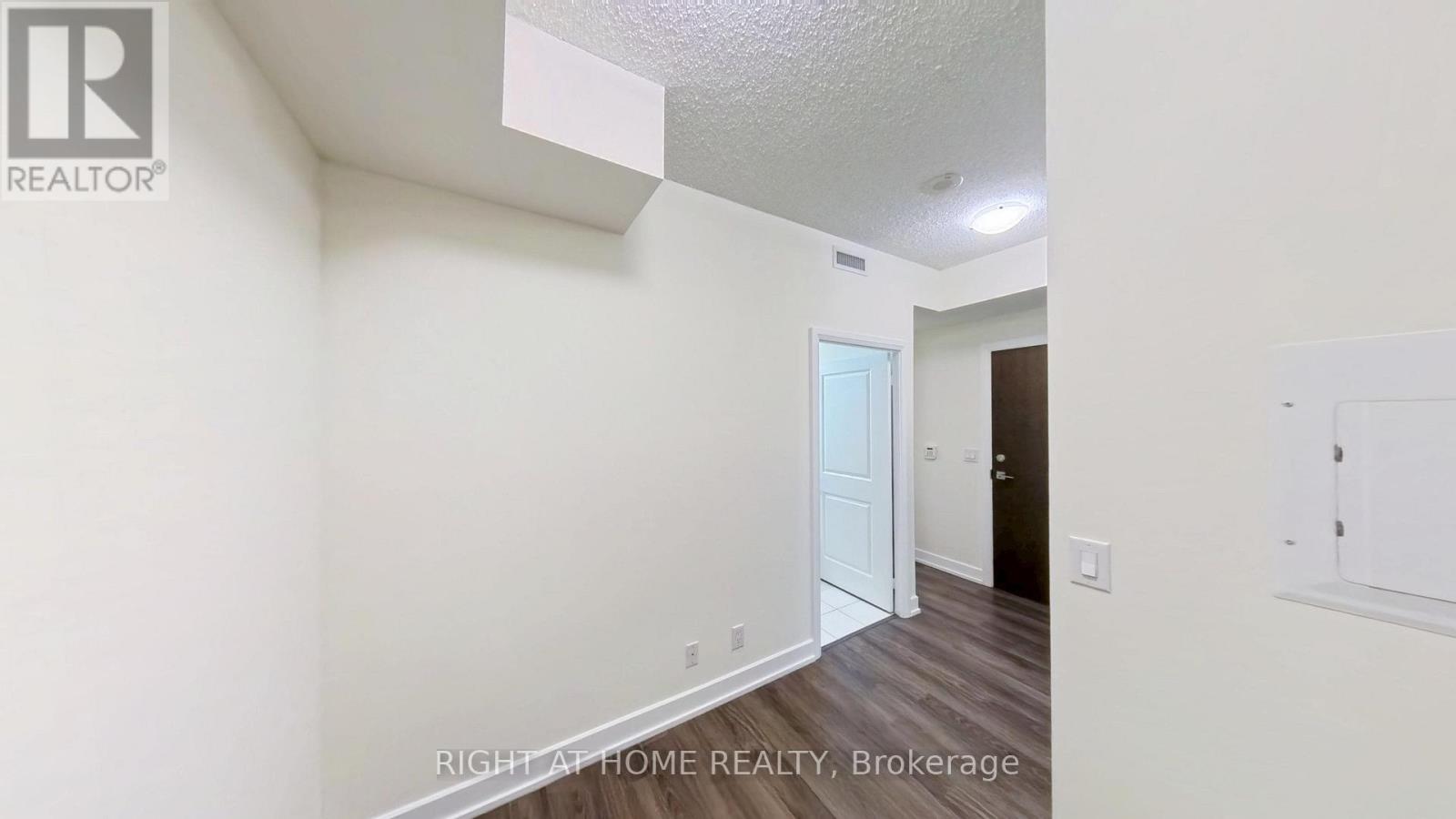 #2101 6 EVA ROAD - 6