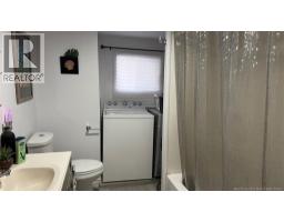 5742 Centrale Street, photo 9