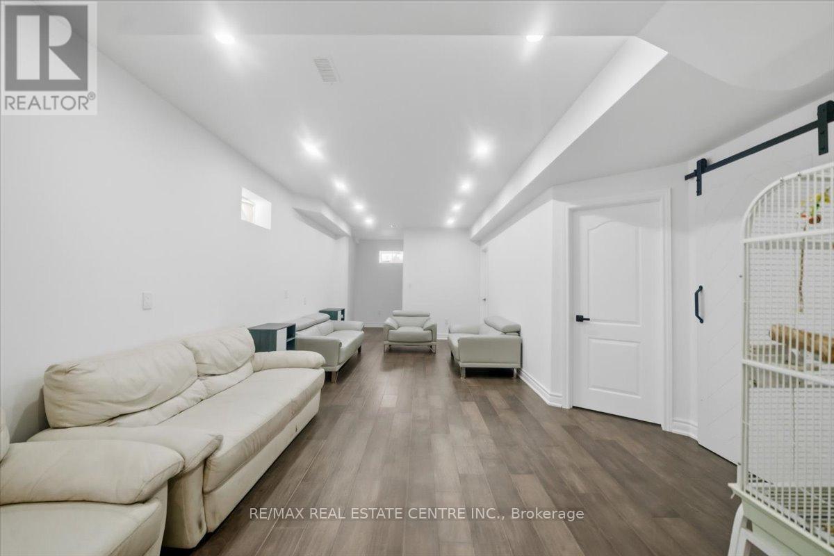 362 VAN DUSEN AVENUE - 37