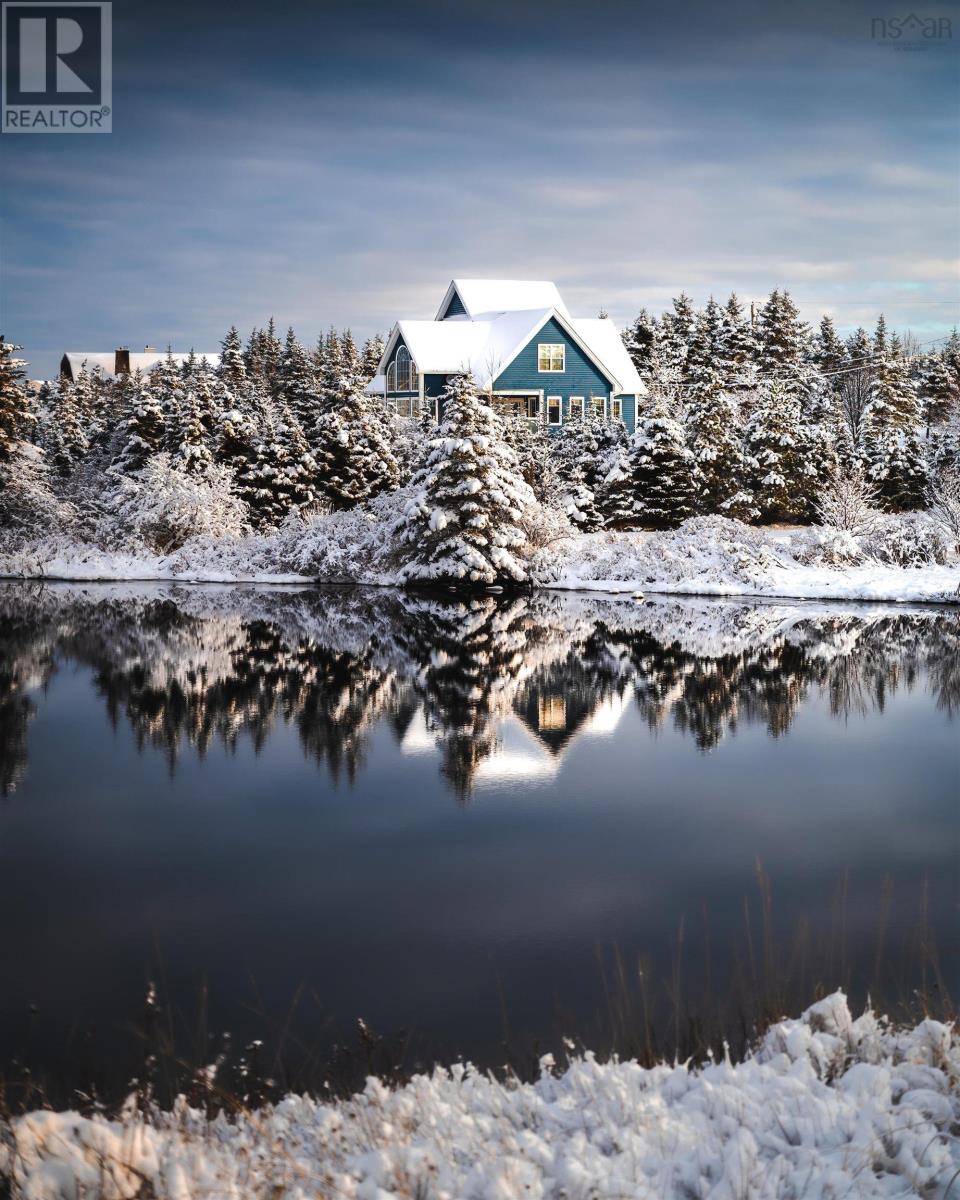 Property photo of 4 Emerald Drive