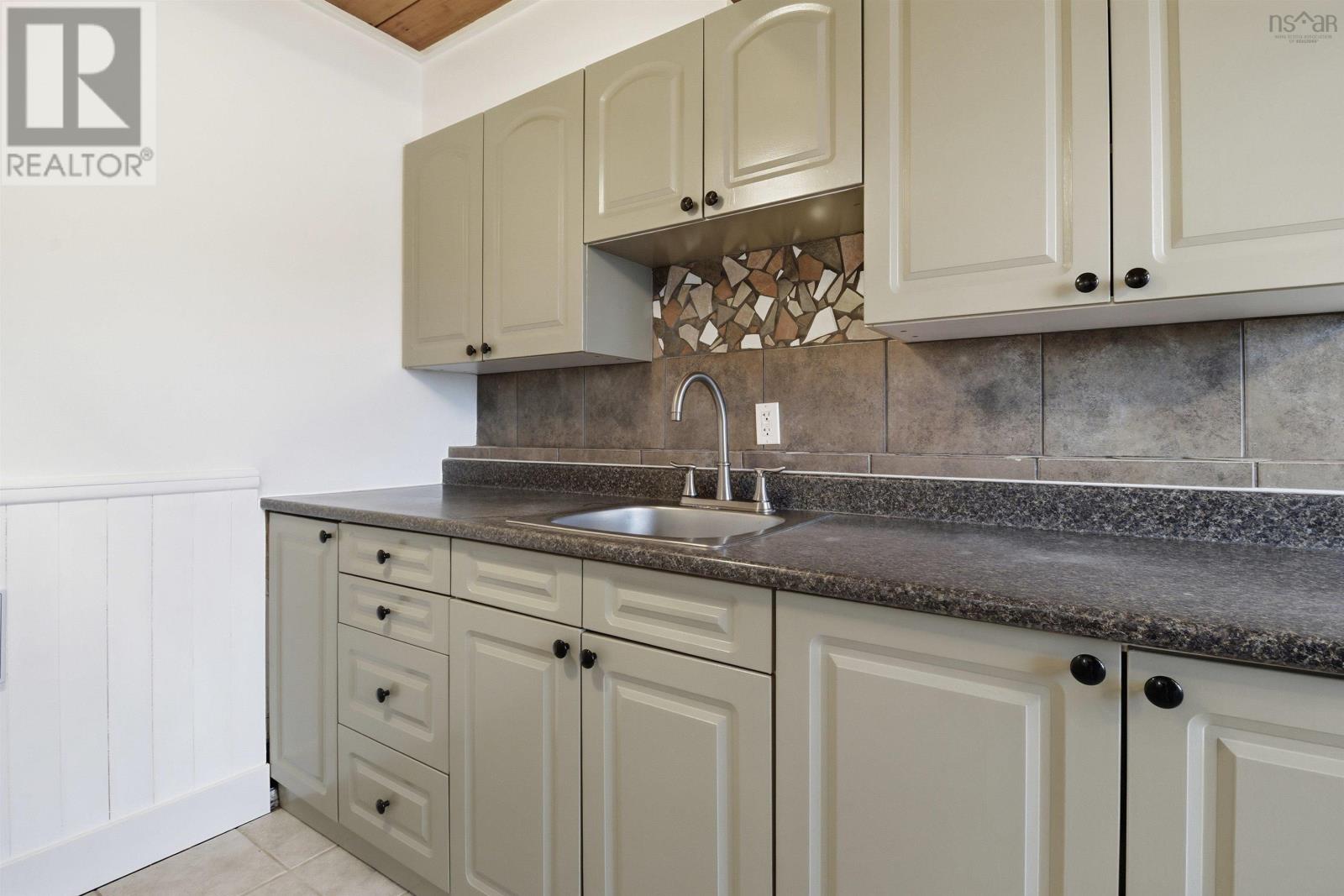 Property 6 of 19 of 76 Cavendish Road