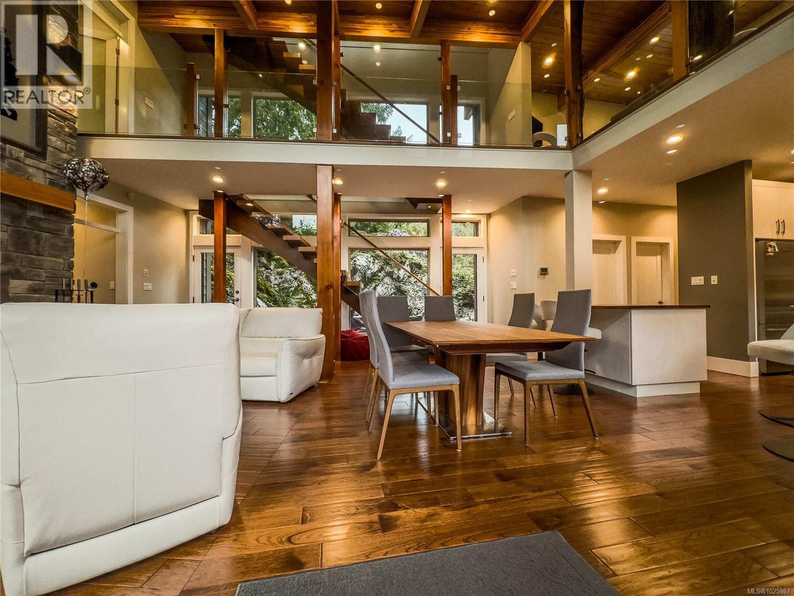 9226 Nighthawk Rd, Lake Cowichan