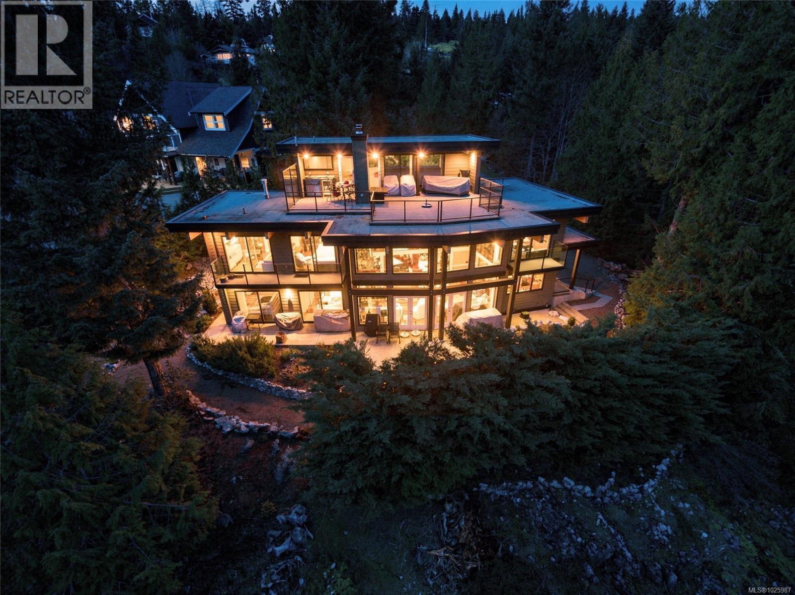 9226 Nighthawk Rd, Lake Cowichan