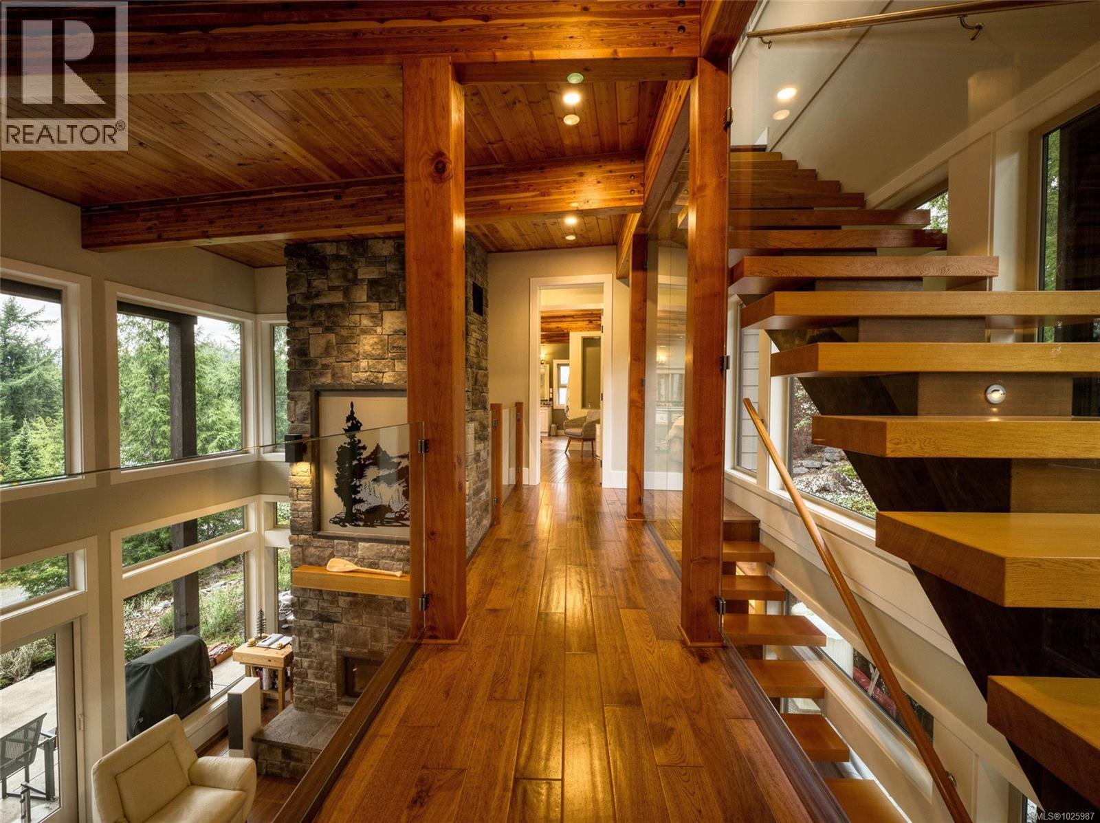 9226 Nighthawk Rd, Lake Cowichan