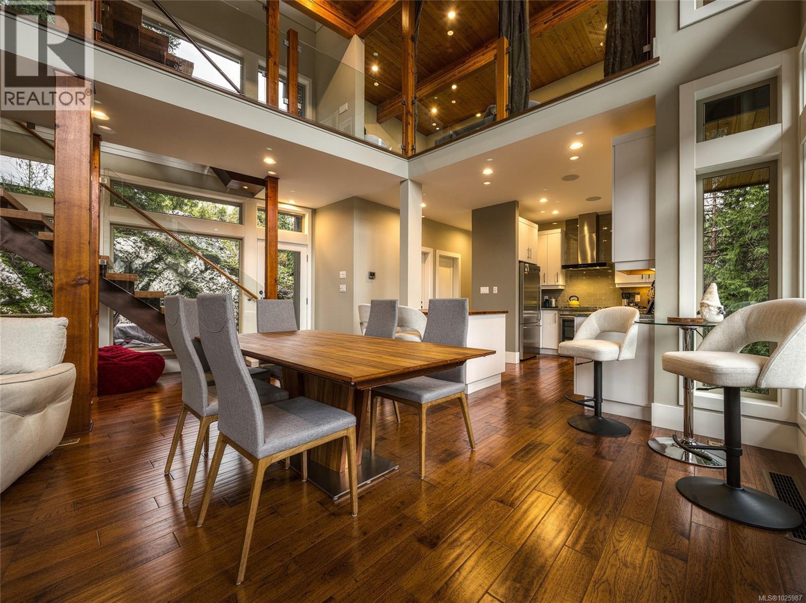 9226 Nighthawk Rd, Lake Cowichan