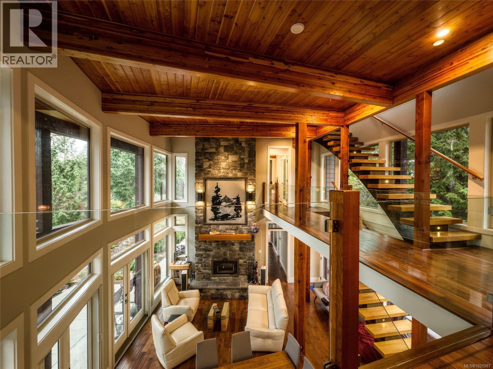 9226 Nighthawk Rd, Lake Cowichan