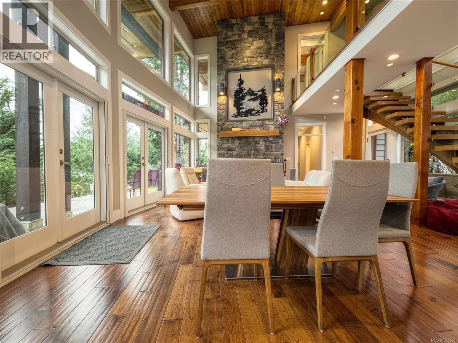 9226 Nighthawk Rd, Lake Cowichan