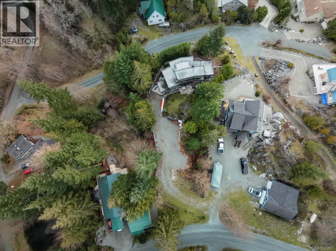 9226 Nighthawk Rd, Lake Cowichan