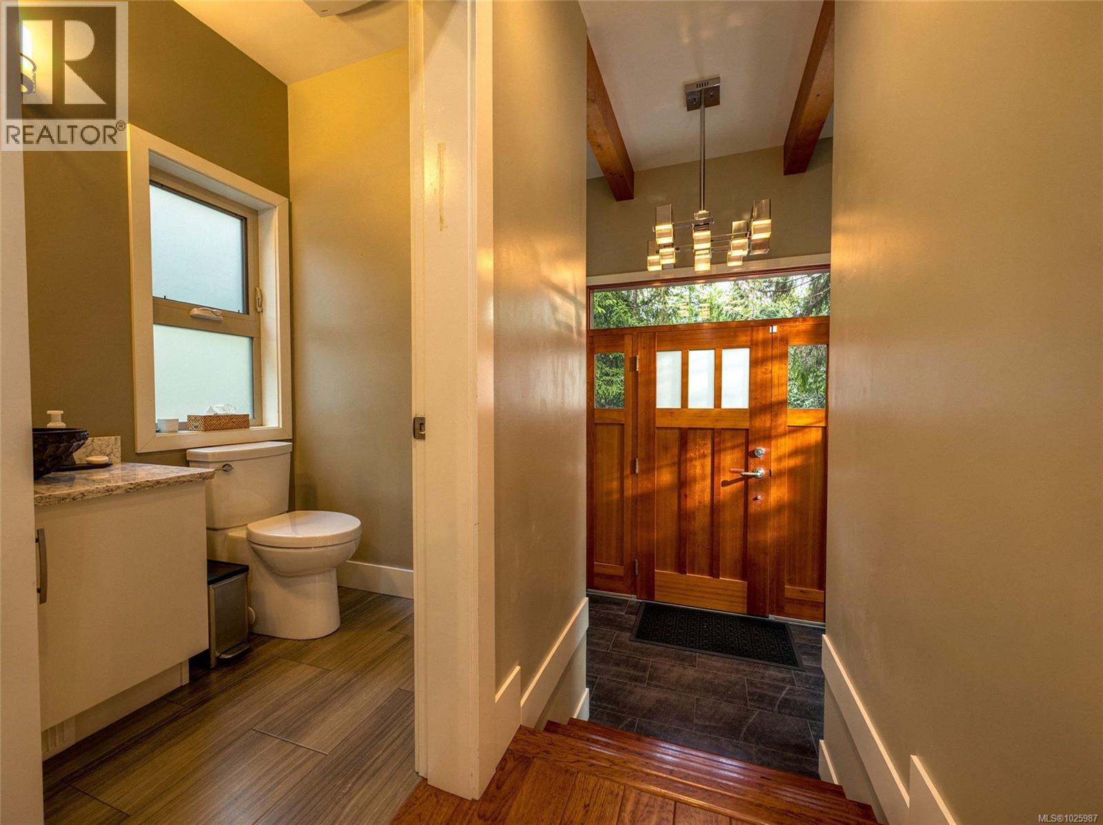 9226 Nighthawk Rd, Lake Cowichan