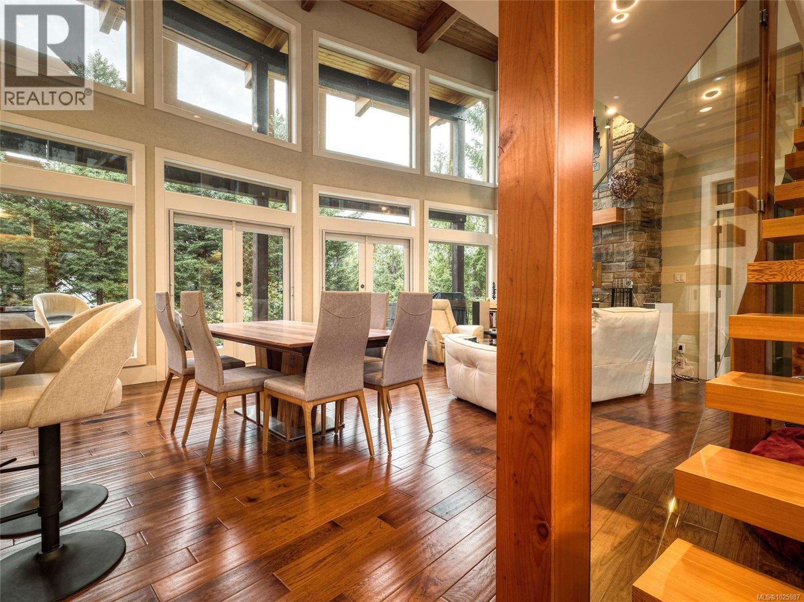 9226 Nighthawk Rd, Lake Cowichan