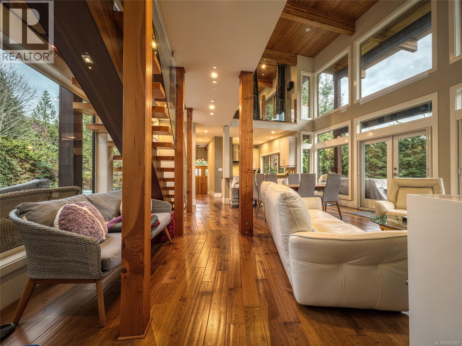 9226 Nighthawk Rd, Lake Cowichan