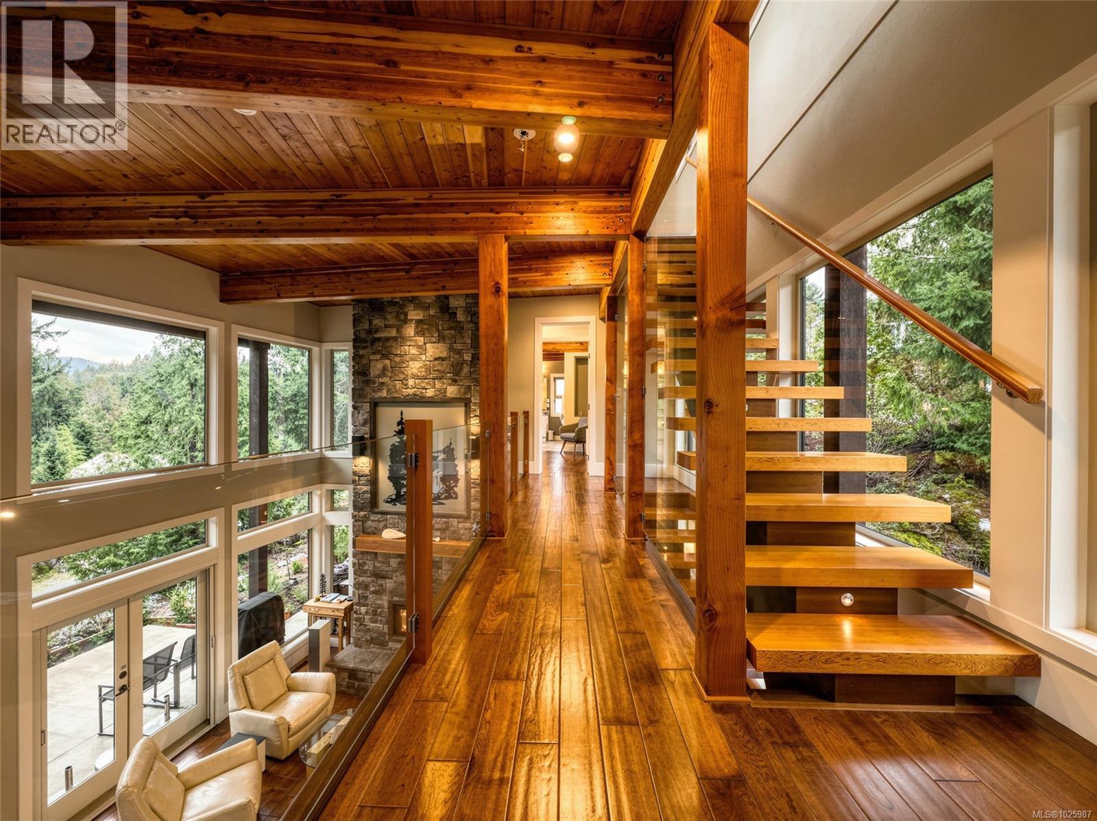 9226 Nighthawk Rd, Lake Cowichan